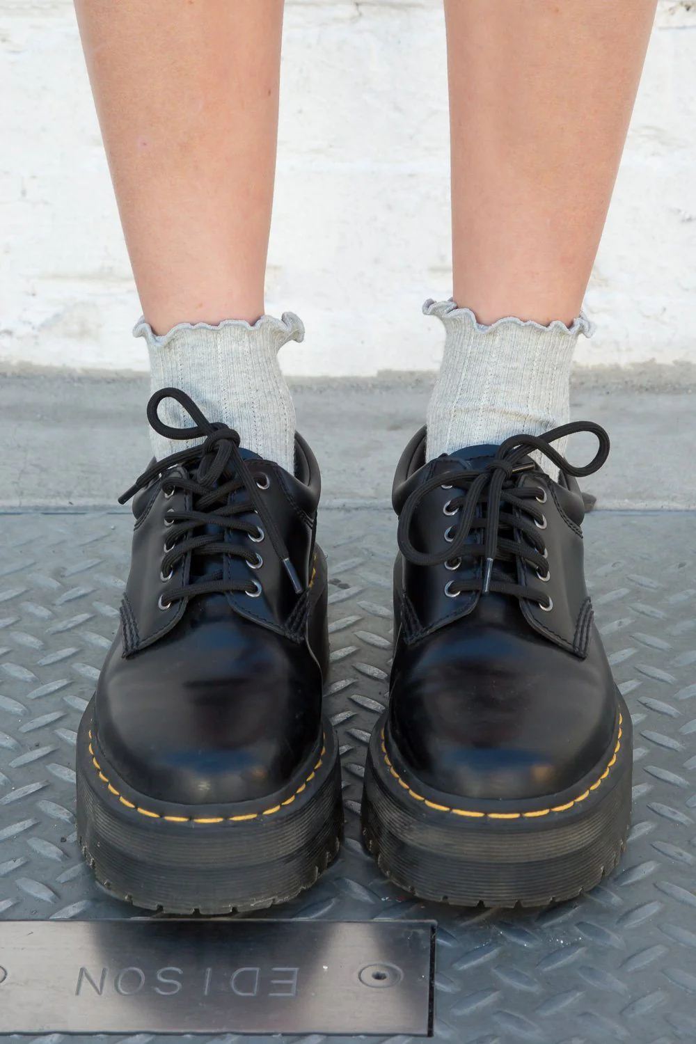 Ruffle Ribbed Socks - Image 7